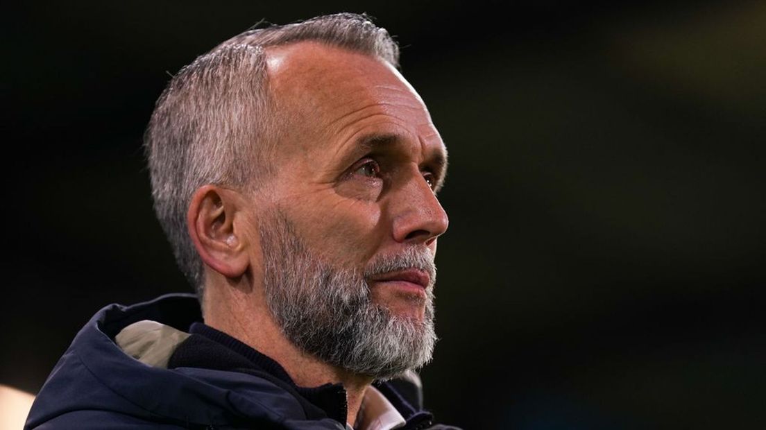 Adrie Poldervaart is de derde hoofdcoach op rij die moet worden afgekocht.