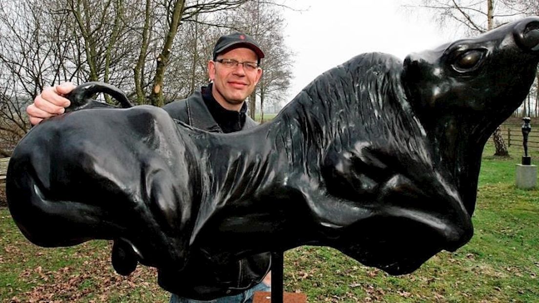 Bronzen beeld 'Flying Bull' in Haaksbergen gestolen