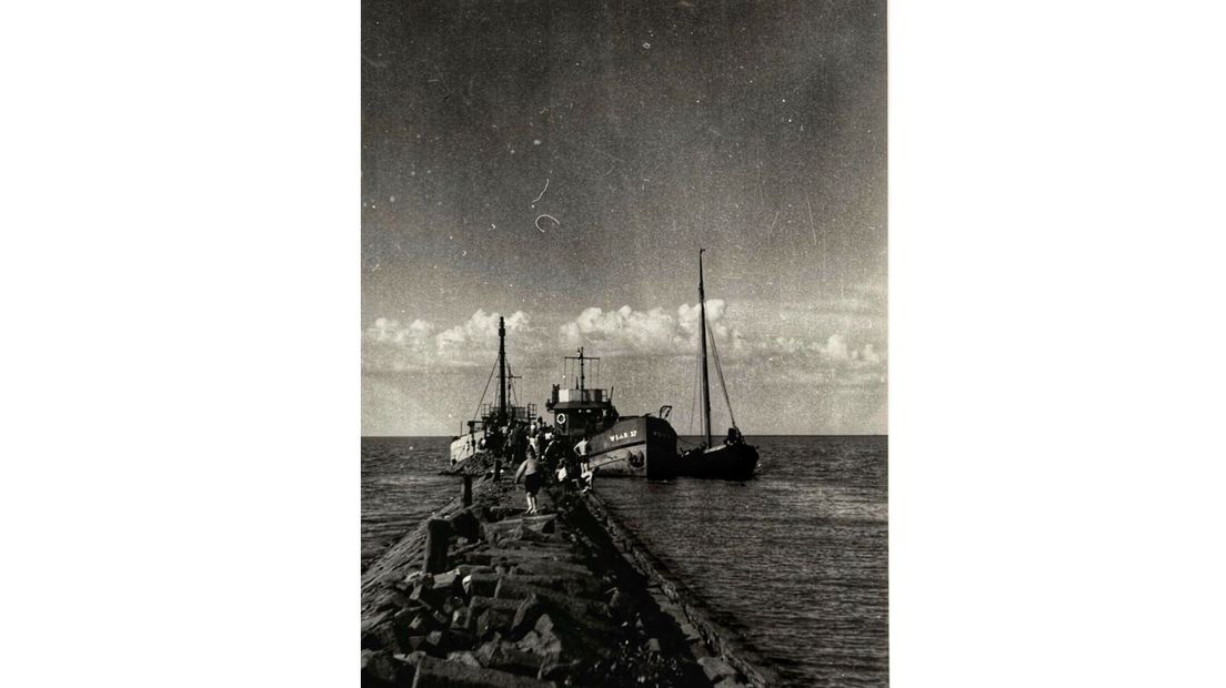De 'Duutse boot' van de Kriegsmarine aan de kop van de Spakenburgse haven