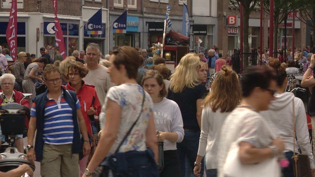 Een winkelstraat in Middelburg