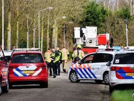 Hulpdiensten halen voor de tweede keer in week verwarde man van dak zwembad