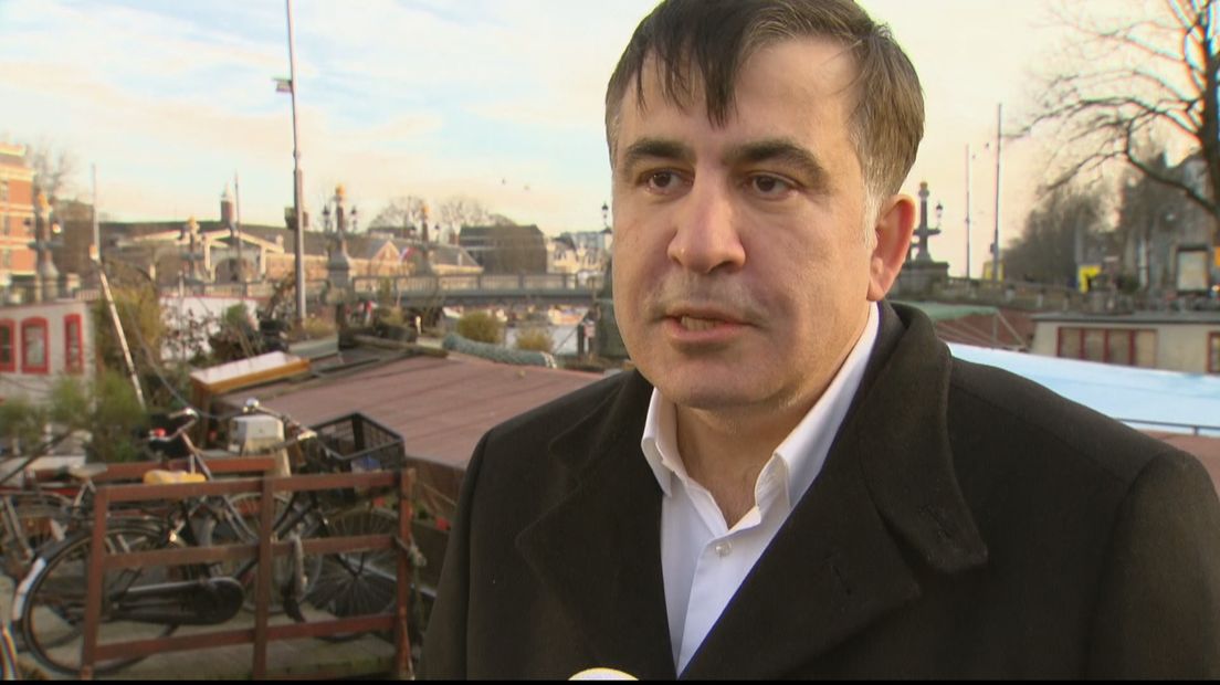 Saakasjvili tijdens een interview in Amsterdam