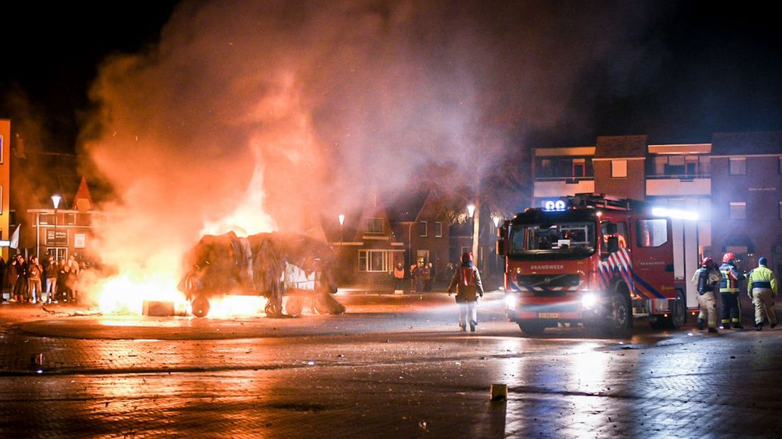Het vreugdevuur in Uithuizermeeden