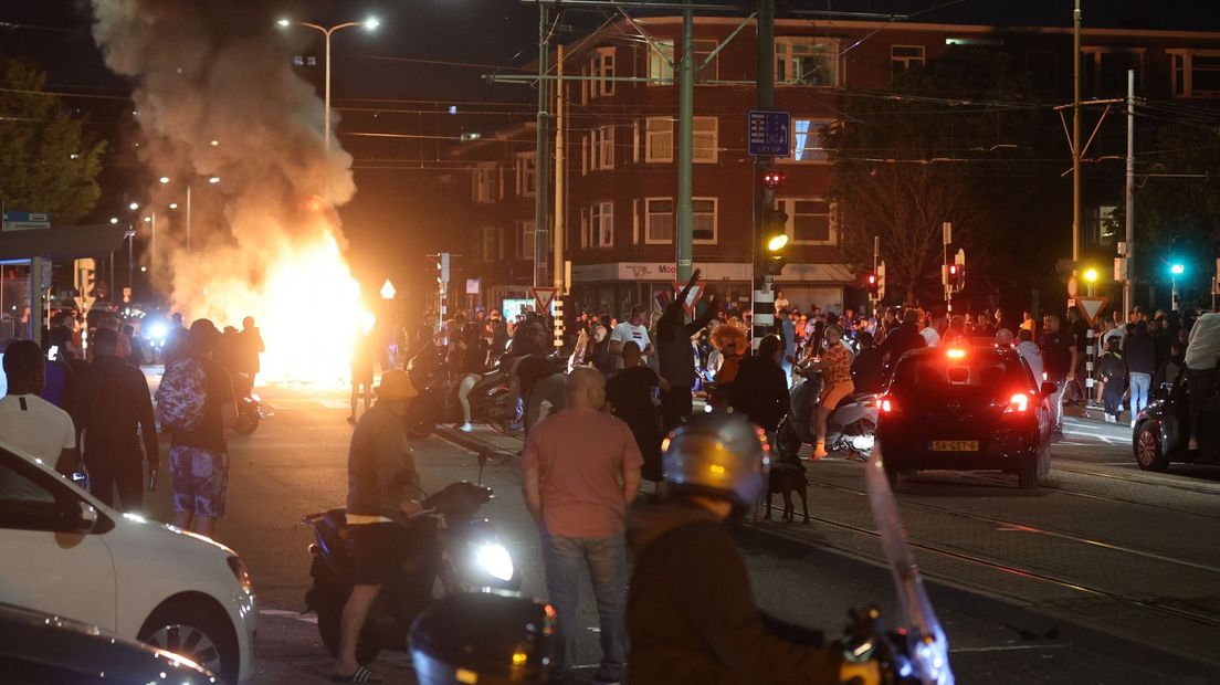 Het liep zondag na het duel van Oranje uit de hand op het Jonckbloetplein