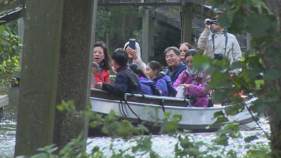 Chinese toeristen in Giethoorn