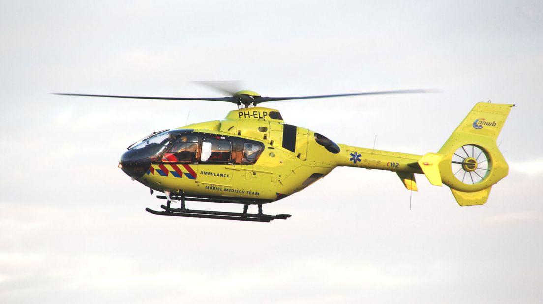 Traumahelikopter in de lucht - archief