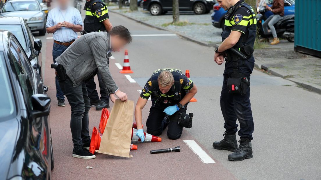 De politie doet onderzoek op de Willem de Zwijgerlaan in Den Haag