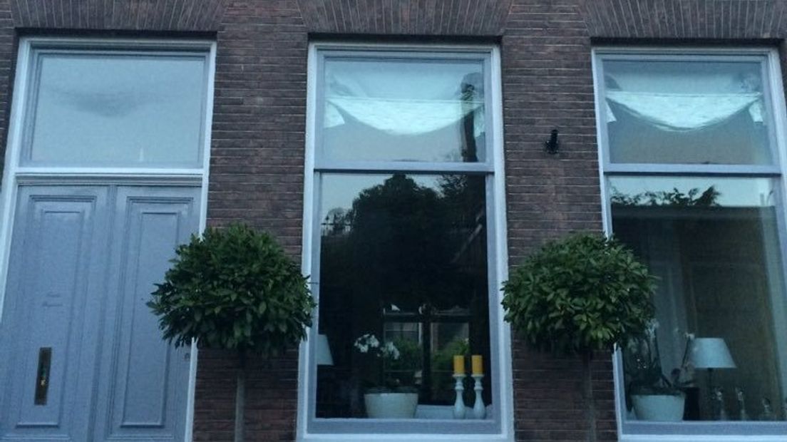 Ook bij burgemeester Bergmann zelf is een vlag verdwenen