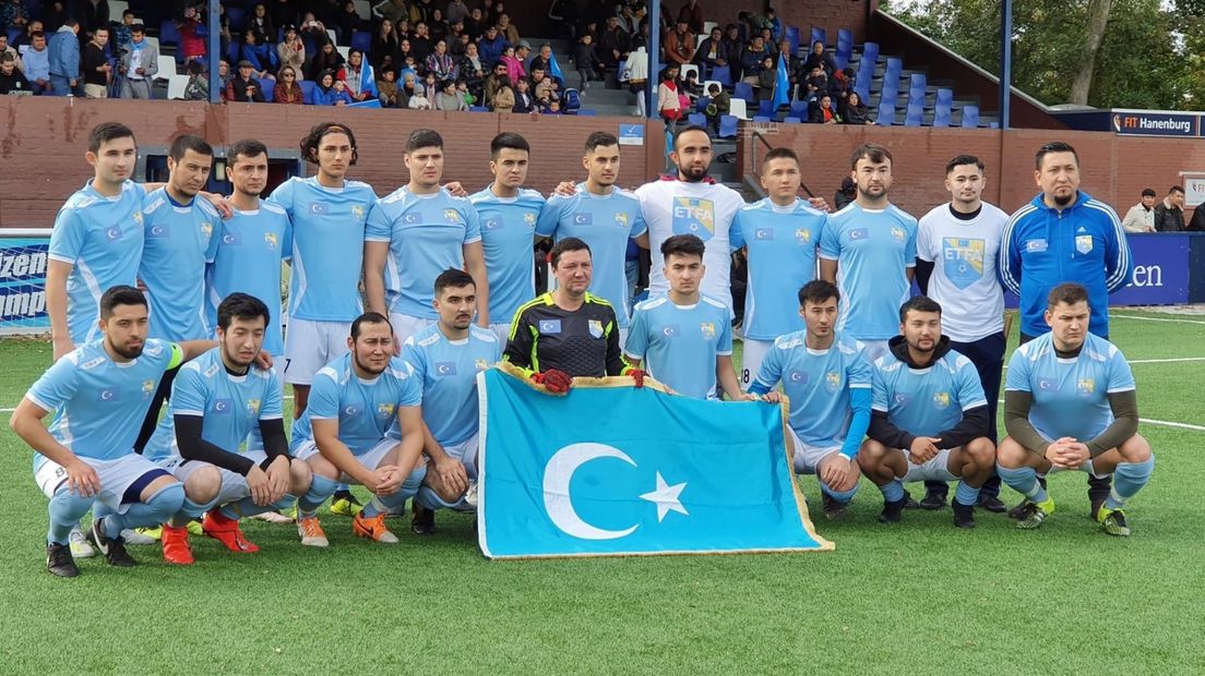 De voetballers van Oost-Turkestan