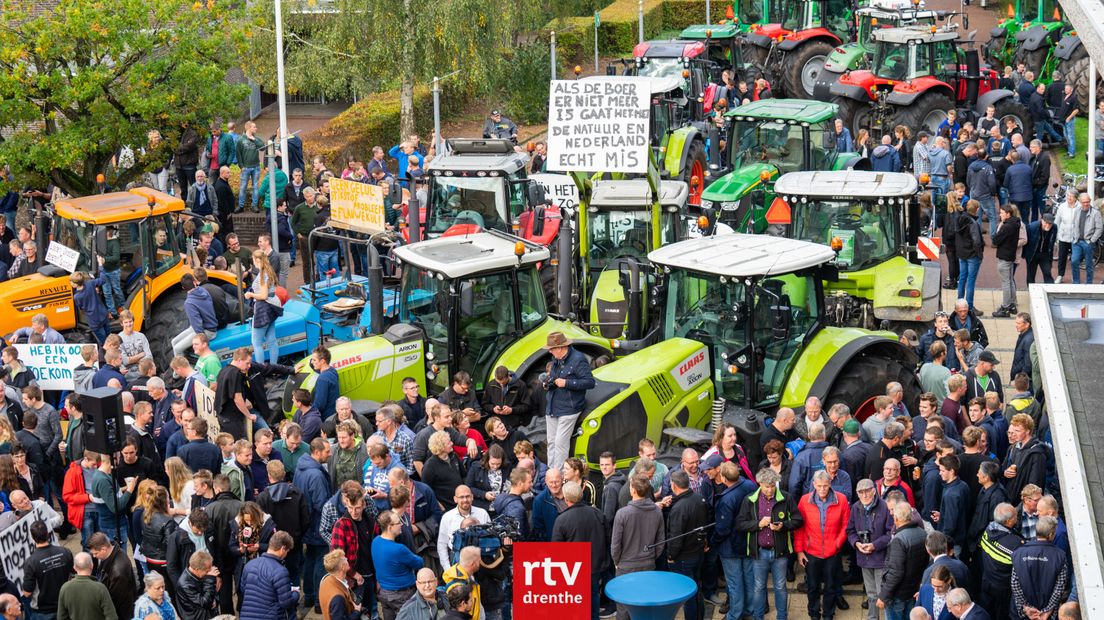 In Beeld: Drentse Boeren Protesteren Met Succes Tegen Stikstofregels ...