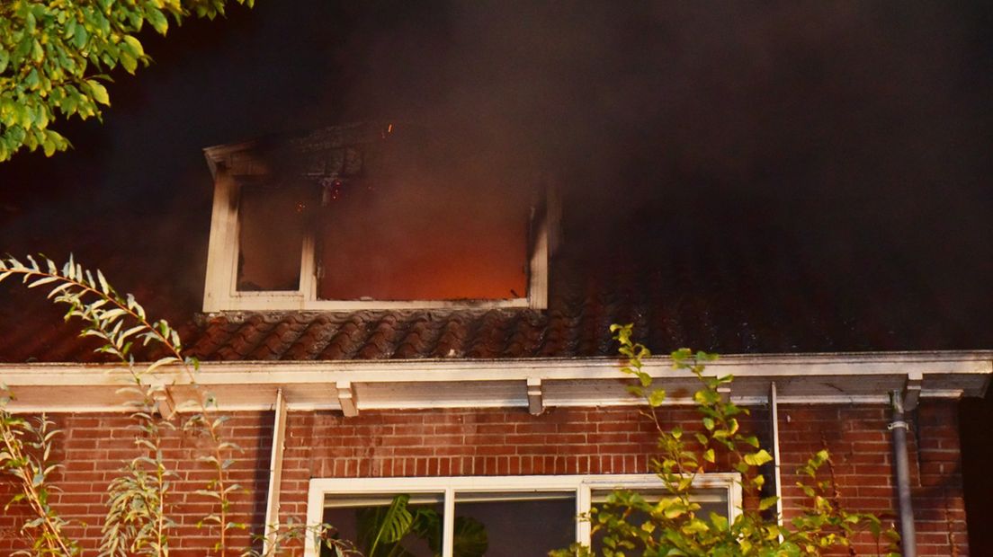 Een vrouw kwam om het leven bij een brand op de Hofdijck in Oegstgeest.
