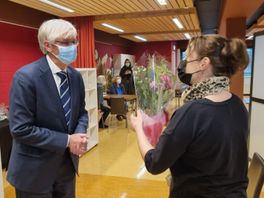 Bloemen in Ommen: ruim twee miljoen coronavaccins gezet in Overijssel