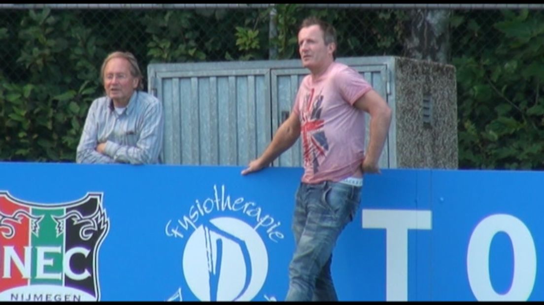 Patrick Pothuizen (rechts op de foto) wordt assistent bij Jong NEC