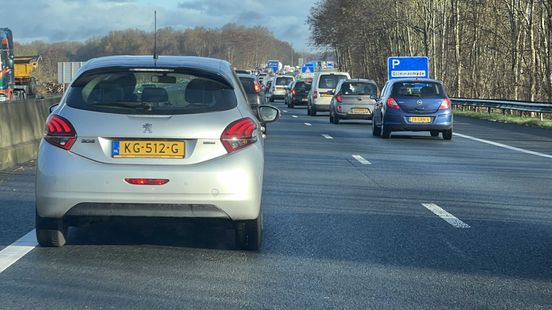 File op A28 richting Groningen door ongeluk.
