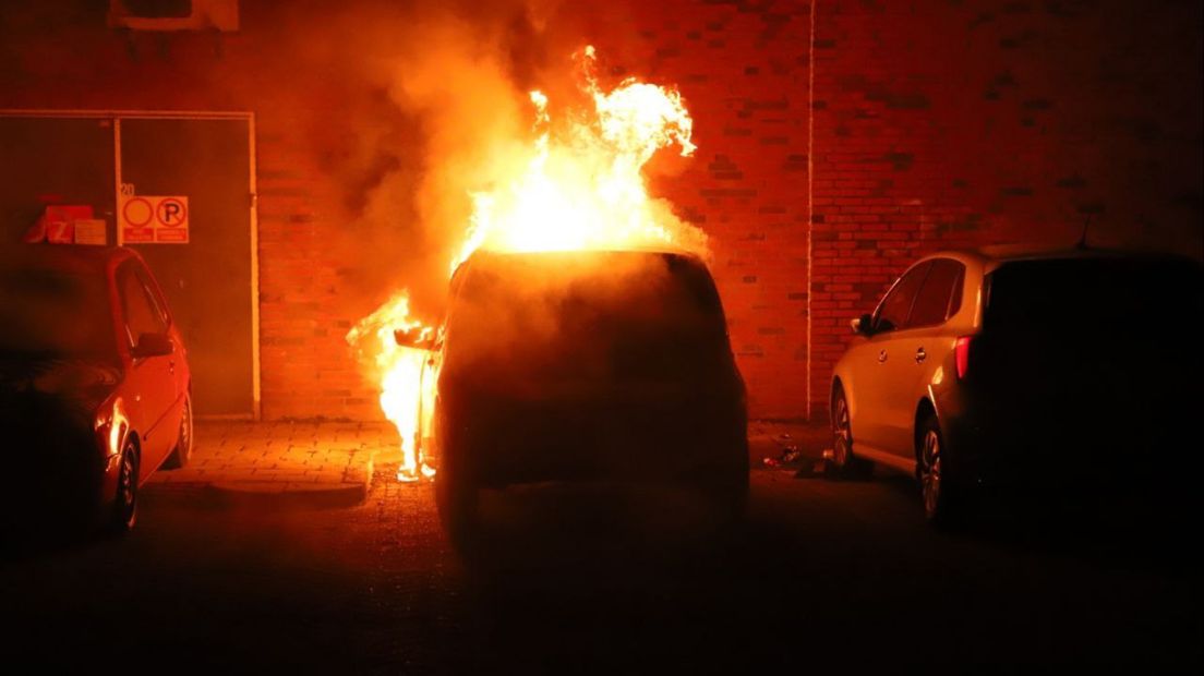 De auto die afgelopen nacht in brand stond in Stadskanaal