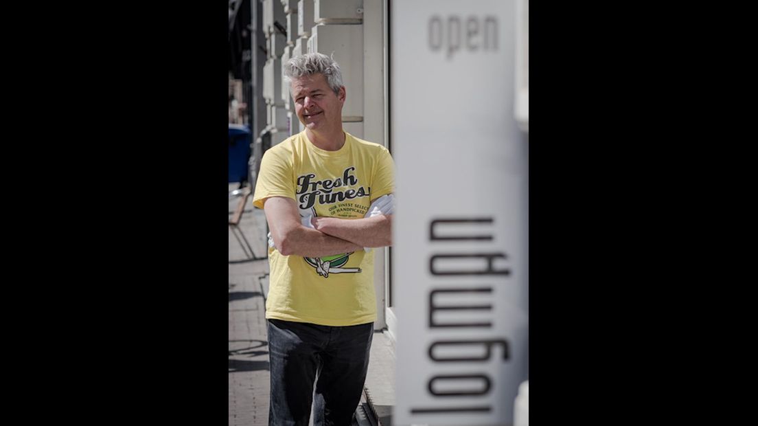 Henk Logman voor zijn galerie in Utrecht.