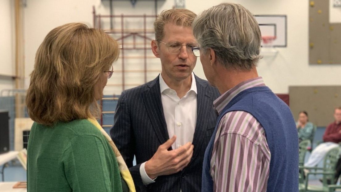 Demissionair minister Sander Dekker met Wanda en Jacques Beemsterboer