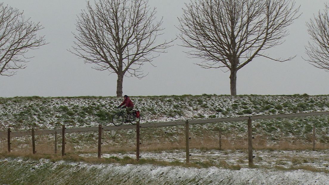 Met name de Hiksedijk was onbegaanbaar voor de wielrenners