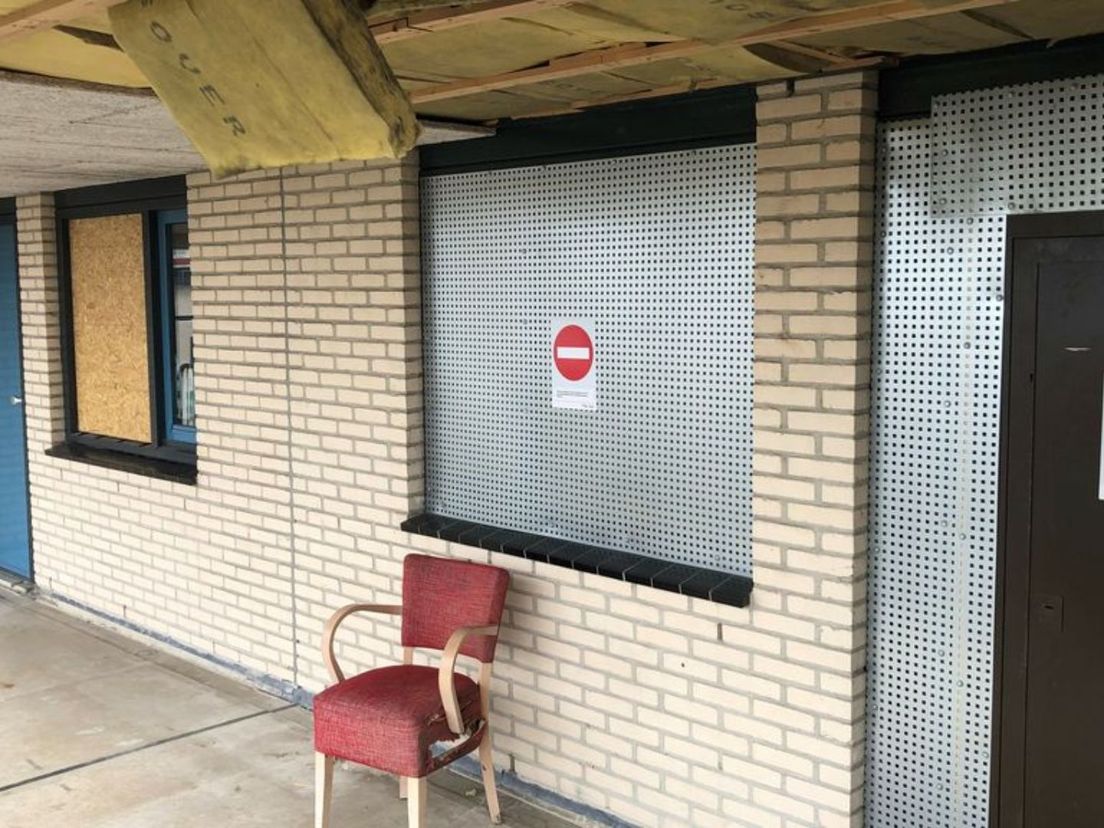 Een flatwoning in Rotterdam-Bloemhof waarop een aanslag is gepleegd