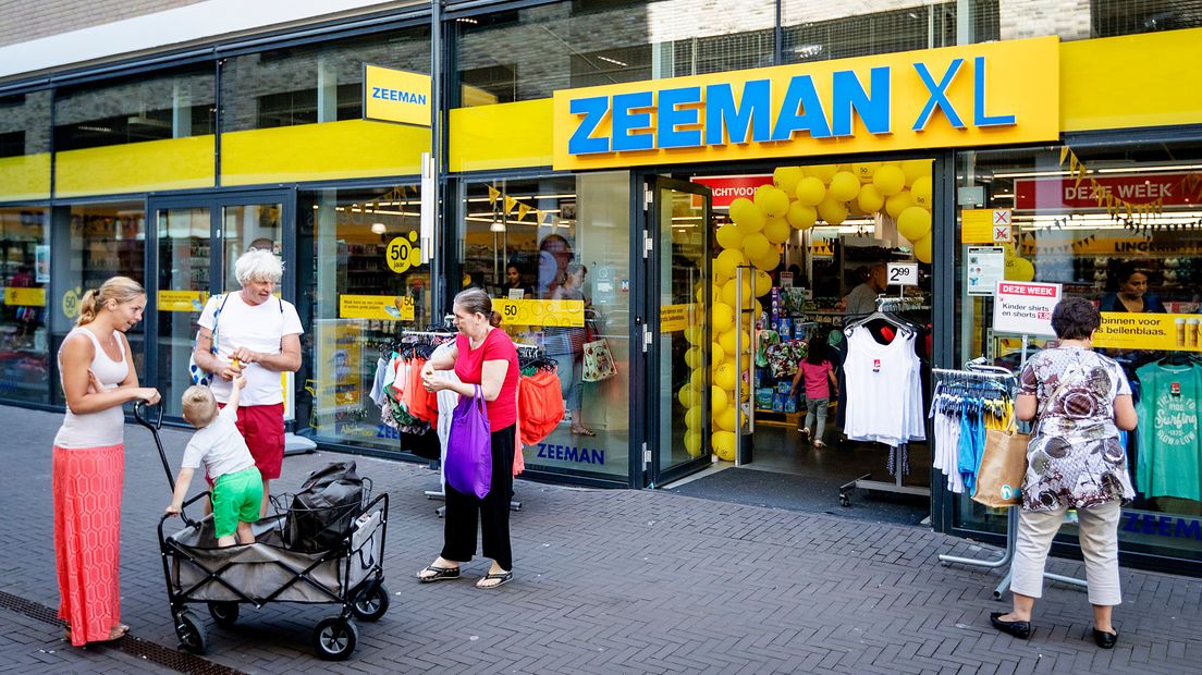 Een filiaal van Zeeman in Alphen aan den Rijn }