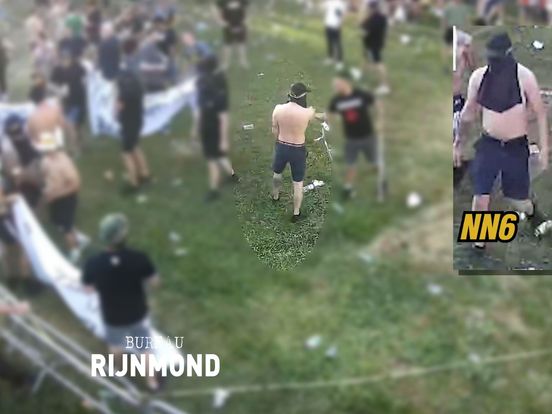Terug naar Tirana, justitie verspreidt foto's van 'Feyenoordfans' met beledigende en bedreigende spandoekteksten