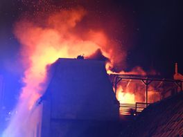Grote brand in woning centrum van Vlissingen: 'We zagen de deur open staan en zijn gelijk naar boven gerend'