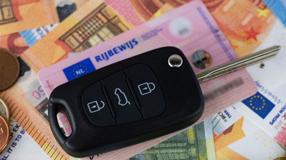 Man wordt voor de vijftiende keer betrapt op het rijden zonder rijbewijs.