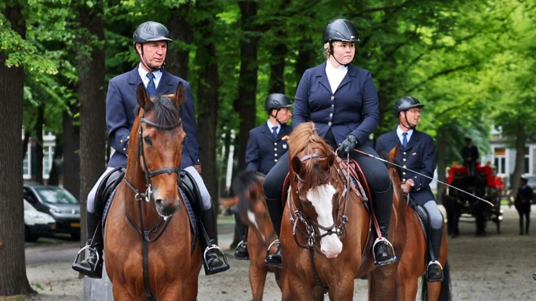 Amalia oefent mee voor Prinsjesdag