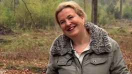 Boswachter Arlette heeft lippenstift en boodschap: 'Wolf is schijterd'