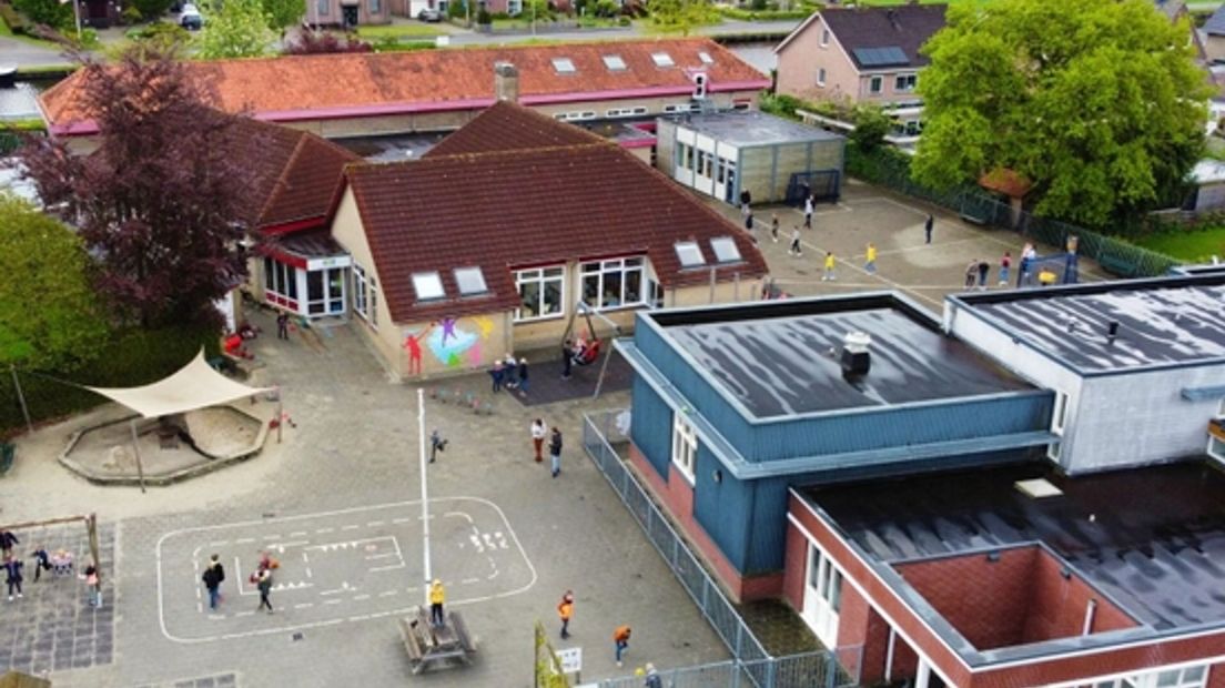 De basisschool waar Arne Slot in zijn jongere jaren op zat.