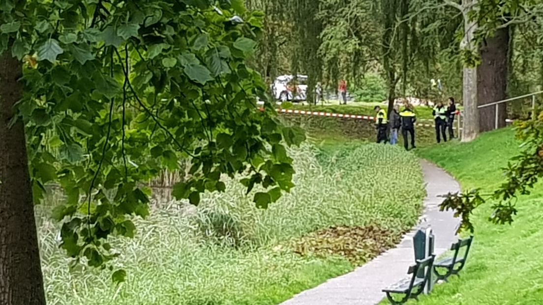 Het lichaam is aangetroffen in het water.
