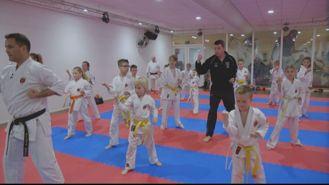 Kata, kumite en tellen in het Japans bij Isshoni karate