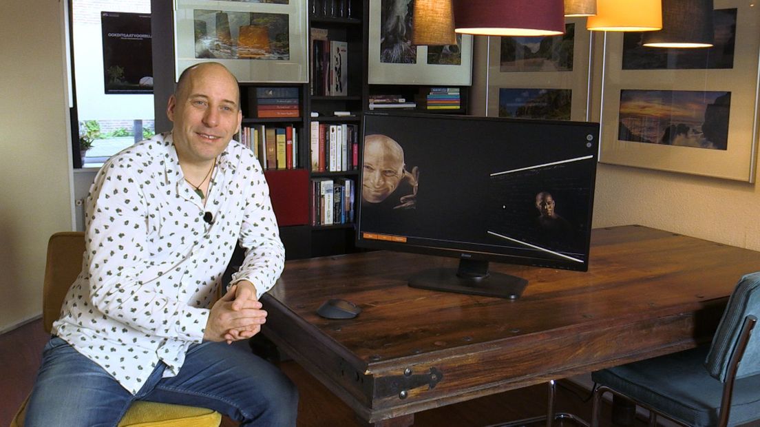Jelle IJntema met zijn museum