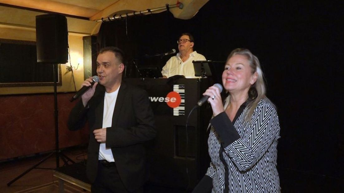 Alfred Arts, Margriet Verhagen en Tom Meuwese vermaken de ouderen in Groesbeek