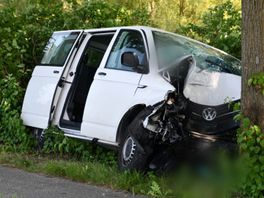 Bestuurder en vijf kinderen gewond bij ernstig ongeluk bij IJzendijke