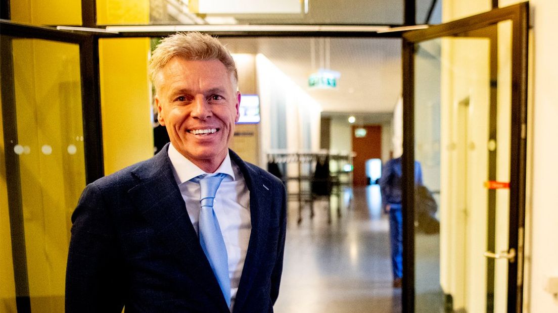Rob Roos in het provinciehuis van Zuid-Holland