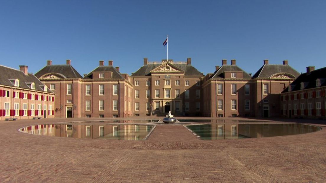 Publiek is na vijf jaar weer welkom op Paleis Het Loo in Apeldoorn. Het paleis is verbouwd.