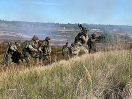 Militairen trainen gevaarlijke rivieroversteek: 'Je leert van elke oorlog'