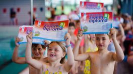 Ouders bezorgd om sluiting zwembad, baden in de regio platgebeld