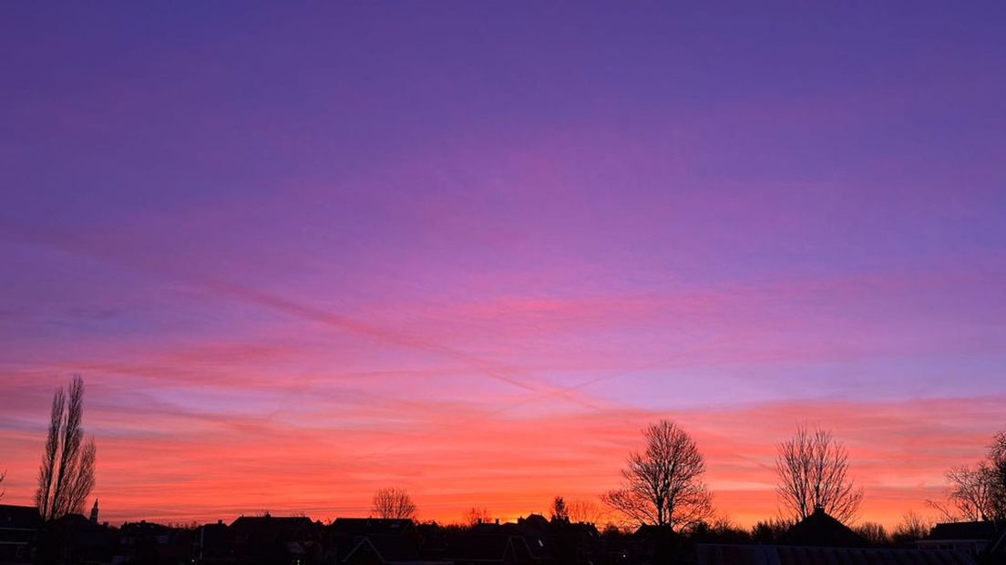 De machtige zonsopkomst boven Nijkerk.