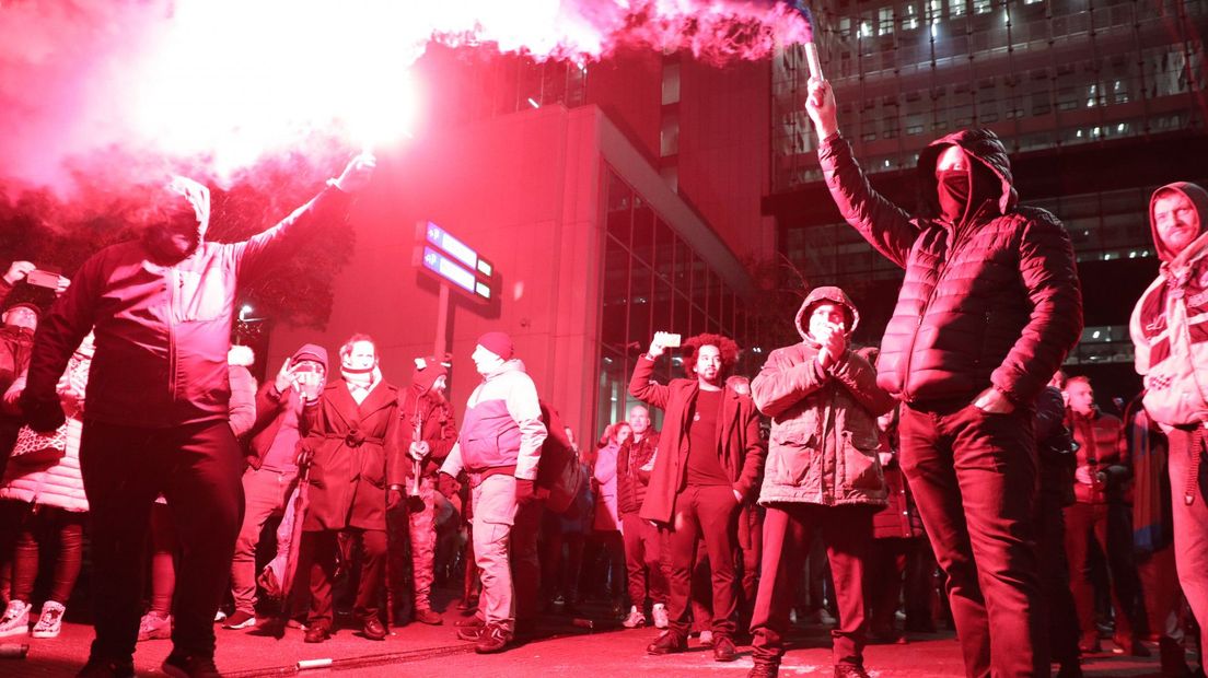 Coronademonstranten in Den Haag hadden vuurwerk bij zich