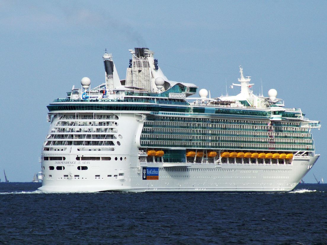 De Independence of the Seas is 339 meter lang en 56 meter breed