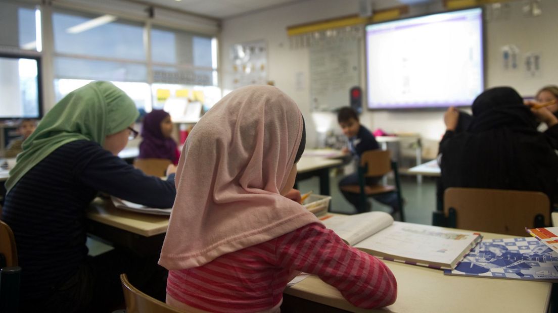 Leerlingen op een islamitische basisschool