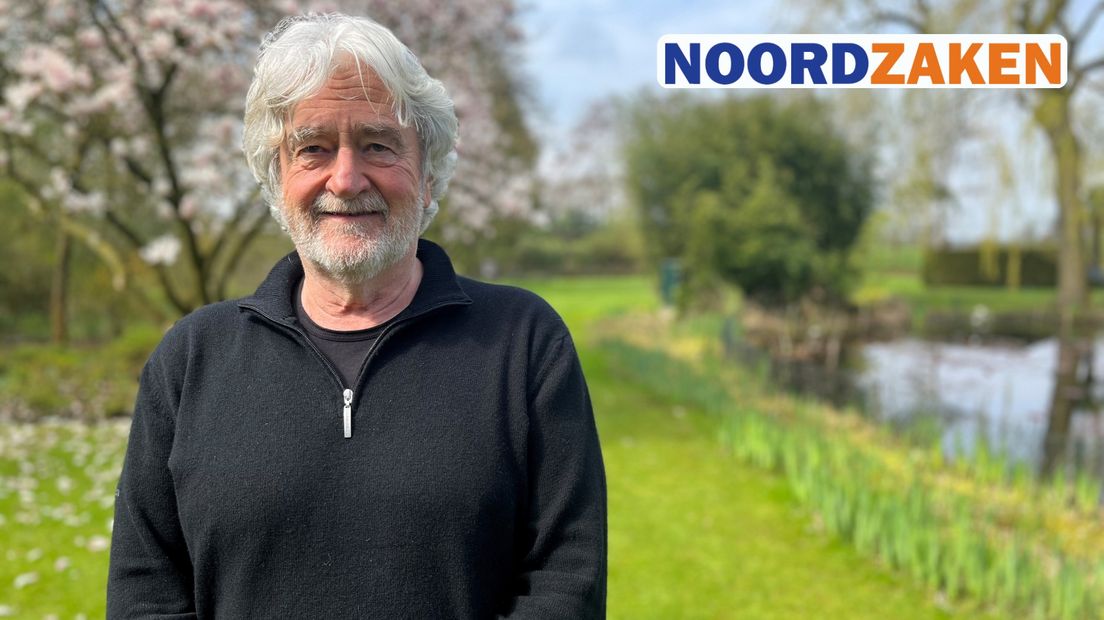 Tanne Bosker in de tuin van zijn woning in Boerakker
