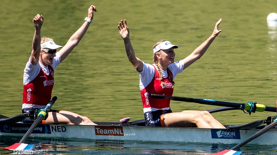 Ellen Hogerwerf (links) en Karolien Florijn tijdens het EK in Luzern