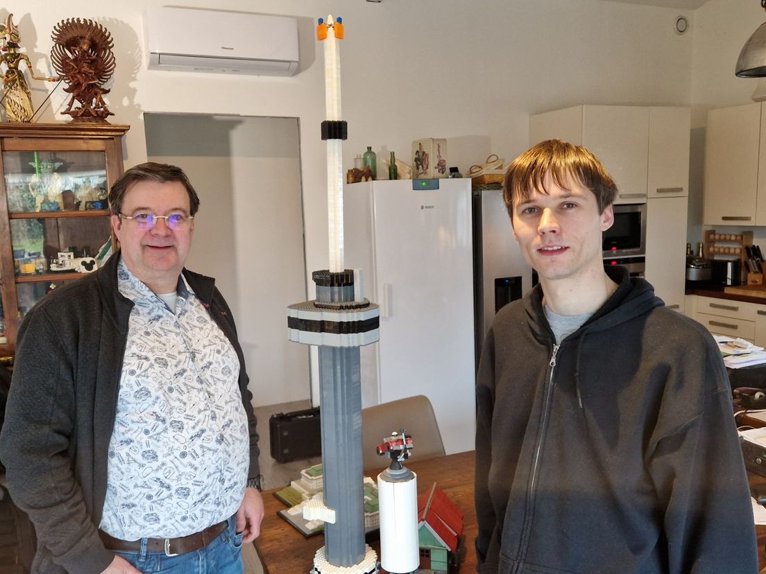 Vader en zoon bouwden ook een Rotterdams icoon van LEGO