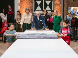 'Kleed van Delft' vol verhalen geschonken aan de stad