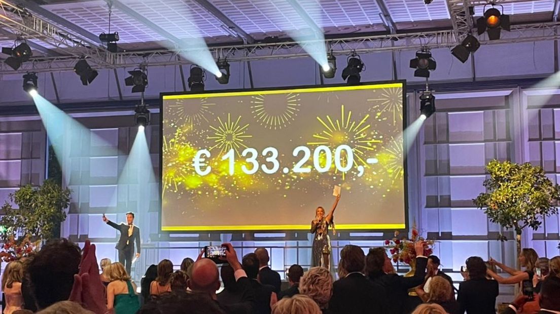 Ondernemers zamelen bijna 1,5 ton in voor Stichting Sport Gehandicapt Kind en ADO in de Maatschappij