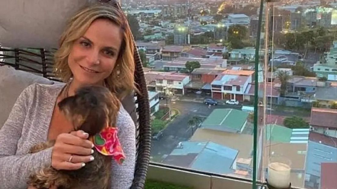 Maria Luísa Cedeño en haar hondje
