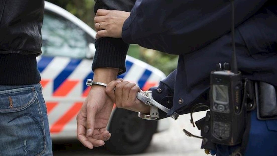 Man aangehouden voor bedreiging agente